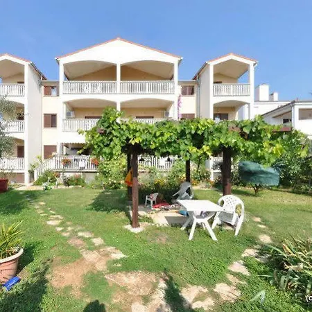 Adria Hotel *